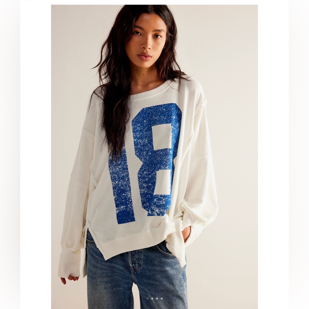 NWOT FREE PEOPLE CAMDEN GRAPHIC SWEATSHIRT